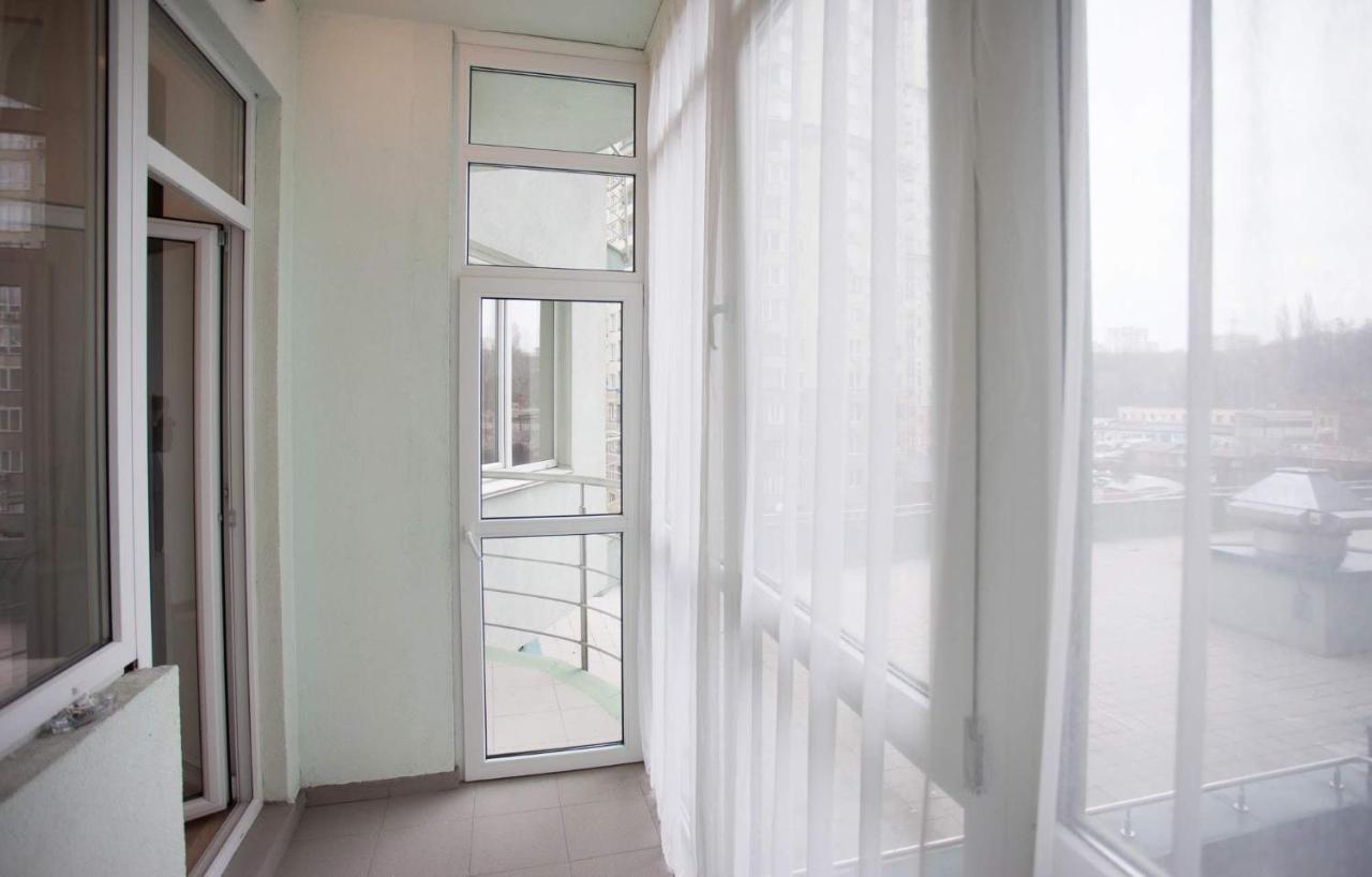 Navit Apartments With Breakfast, Near The Railway Station, The City Center And The Park Kiev Exterior foto